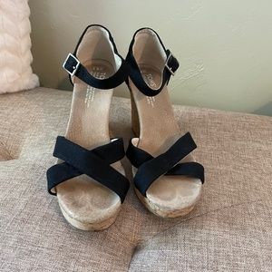 Toms cork wedge sandals black